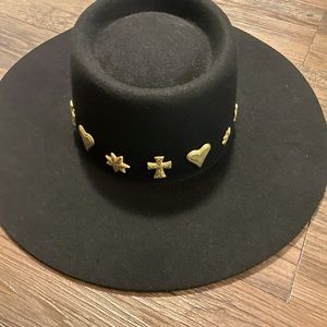 Lack of Color Black hat